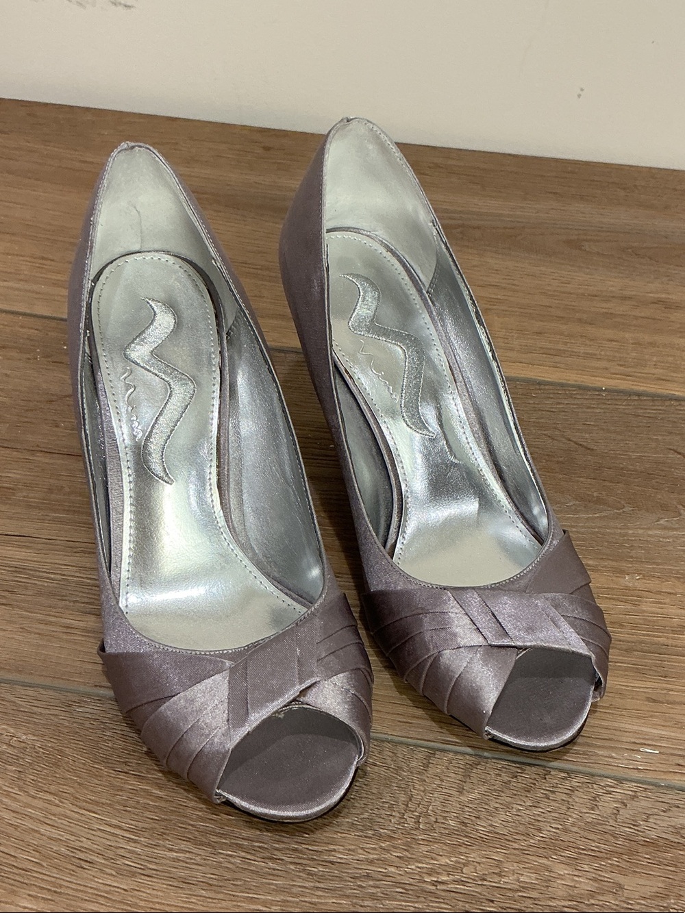 Nina Grey Satin Peep Toe heels, size 7.5